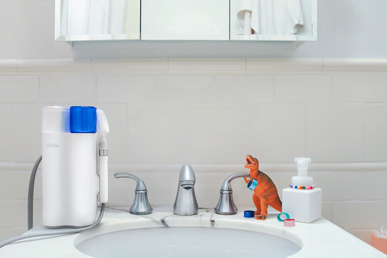 Tips for Keeping Your Bathroom Tidy with Minimal Storage Solutions
